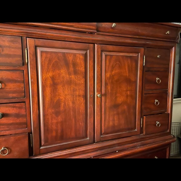 Large cherry chest - Picture 3 of 4